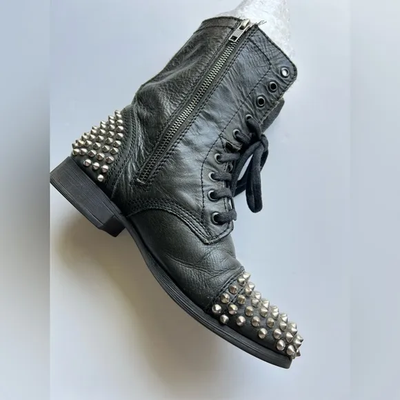 STEVE MADDEN Leather Tarnney SilverStudded Lace Up Ankle Combat Boots, Size 7M