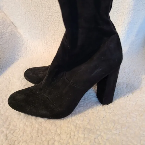 Steve Madden - Mozee - faux suede floral thigh-high black boots