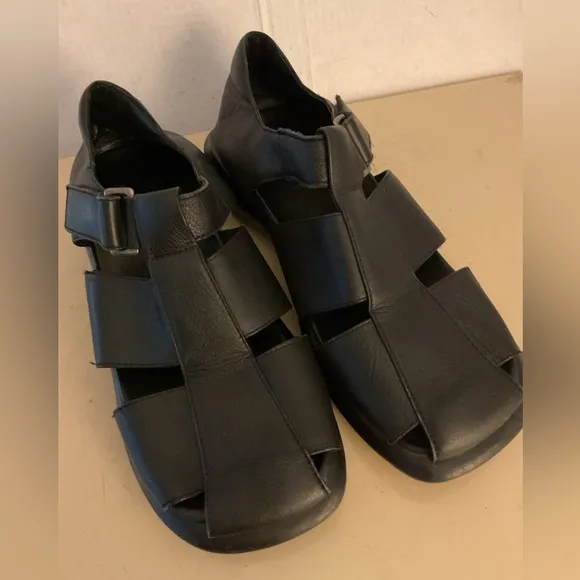 Steve Madden vintage rare men Black Leather woven Sandals Size 12