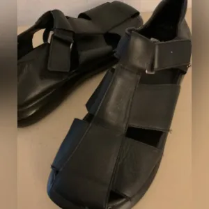 Steve Madden vintage rare men Black Leather woven Sandals Size 12