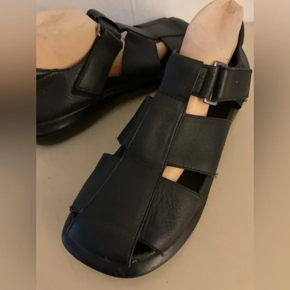 Steve Madden vintage rare men Black Leather woven Sandals Size 12