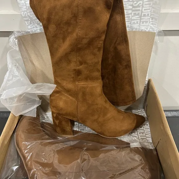 Steve Madden Women's Brown Suede Boots
