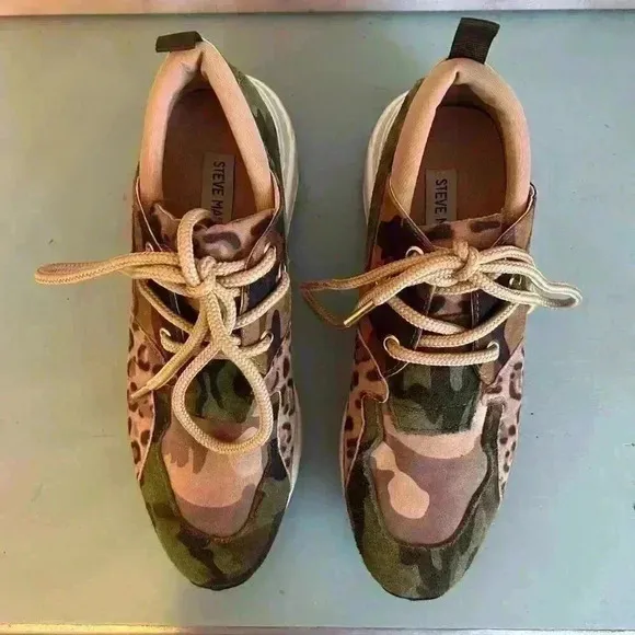 Steve Madden Women's Cliff Camo Animal Print Sneaker Size 8 Fashion Streetwear