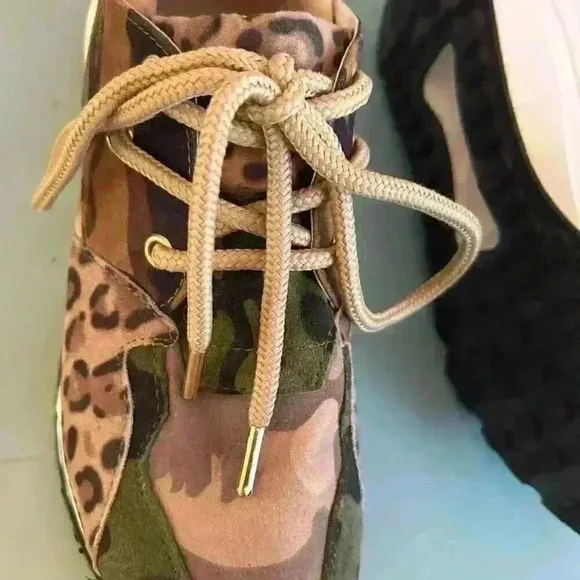 Steve Madden Women's Cliff Camo Animal Print Sneaker Size 8 Fashion Streetwear