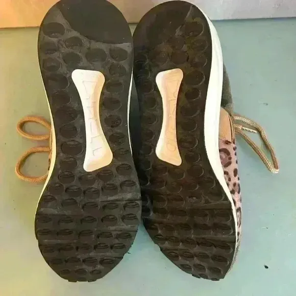 Steve Madden Women's Cliff Camo Animal Print Sneaker Size 8 Fashion Streetwear