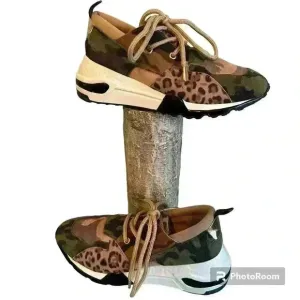 Steve Madden Women's Cliff Camo Animal Print Sneaker Size 8 Fashion Streetwear