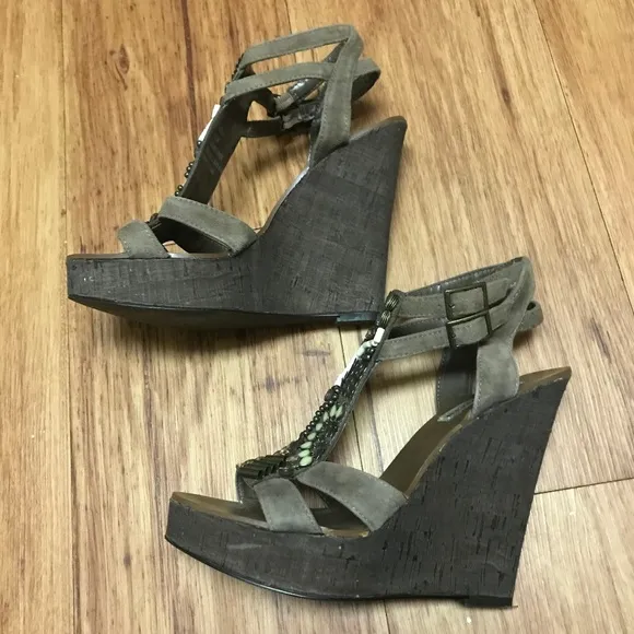 Steve Madden Wood Brown Beaded Wedge Sandals