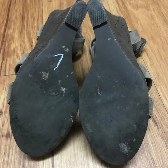 Steve Madden Wood Brown Beaded Wedge Sandals