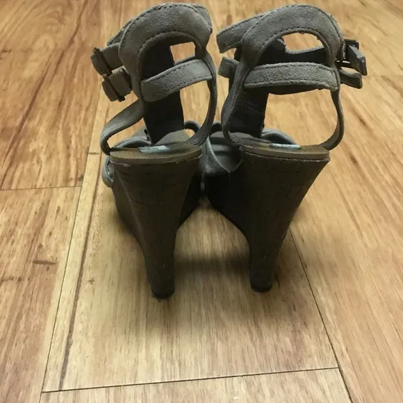 Steve Madden Wood Brown Beaded Wedge Sandals