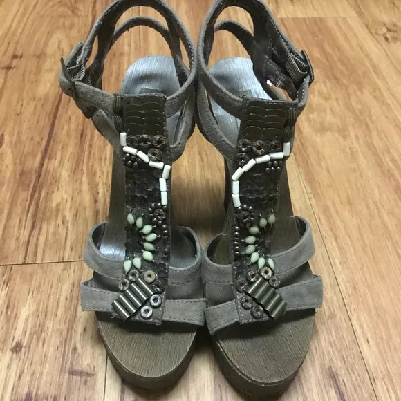 Steve Madden Wood Brown Beaded Wedge Sandals