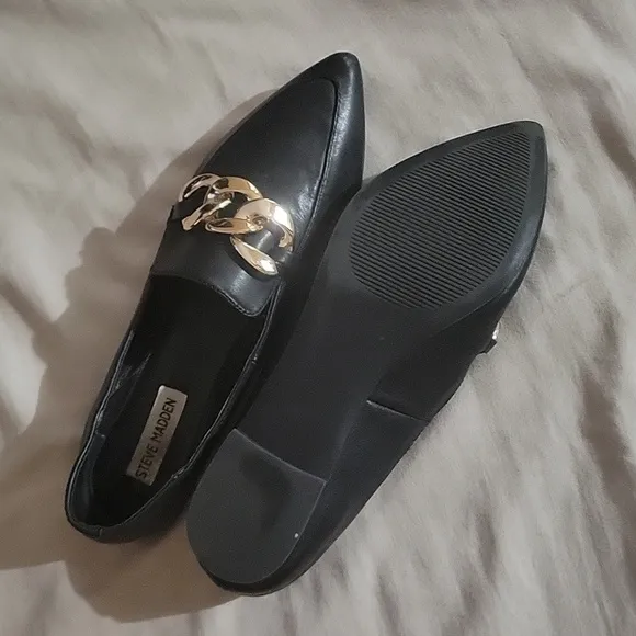 Steve Madden Y2K Goth Chunky Gold Chain Leather Flats