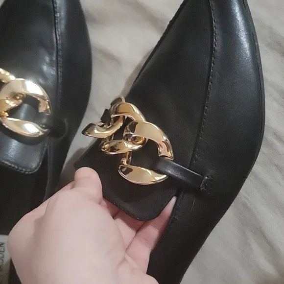 Steve Madden Y2K Goth Chunky Gold Chain Leather Flats