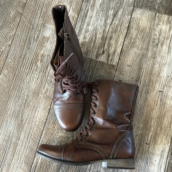 STEVE MEDDEN WOMEN BEAUTIFUL LEATHER BOOTS, SIZE 6.5