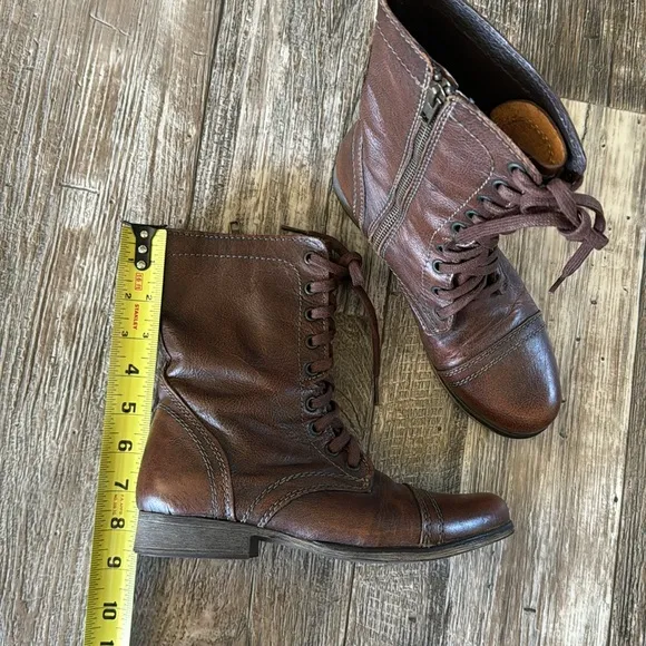 STEVE MEDDEN WOMEN BEAUTIFUL LEATHER BOOTS, SIZE 6.5