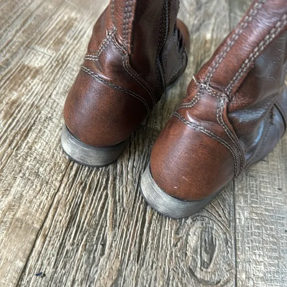 STEVE MEDDEN WOMEN BEAUTIFUL LEATHER BOOTS, SIZE 6.5