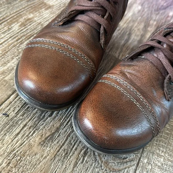 STEVE MEDDEN WOMEN BEAUTIFUL LEATHER BOOTS, SIZE 6.5
