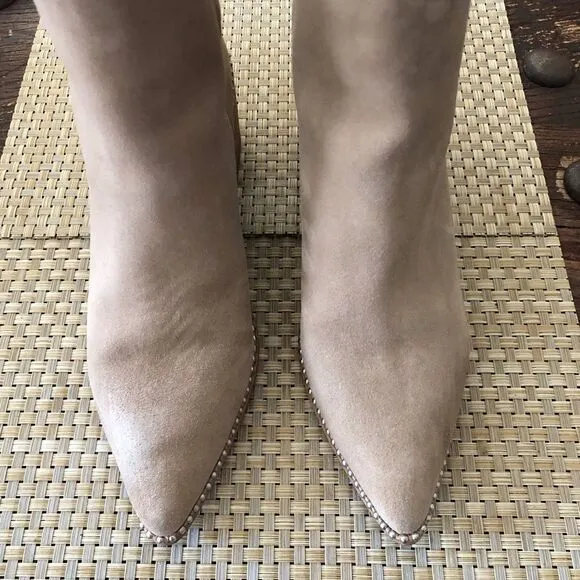 Steve Madden Woman’s Aquarius Suede Boots Natural Tan Size 9.5