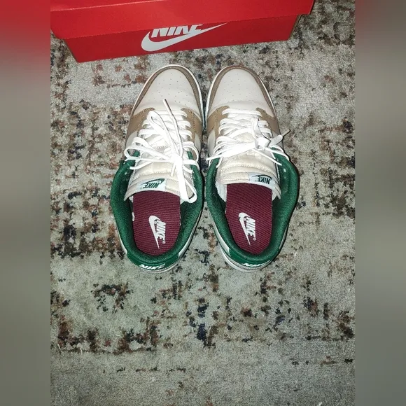 STOCK X Nike Dunk Low Retro Sneakers Men 9.5 PERFECT CONDITION!!!
