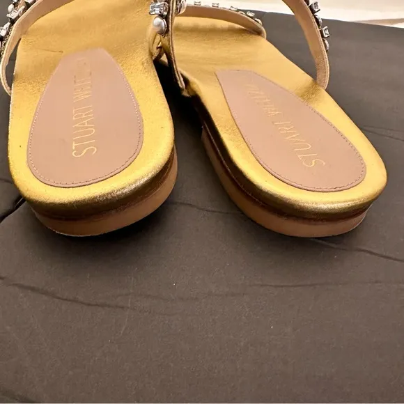 STUART WEITZMAN Aleena flat sandals in gold color Sz 39 8.5