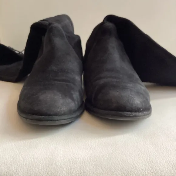 Stuart Weitzman Black Lowland Suede Over-The-Knee Boots SZ 6.5