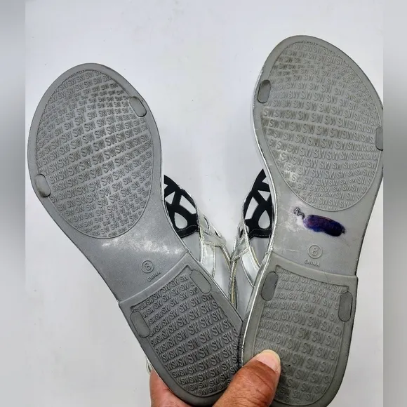 STUART WEITZMAN Gelfisher Laser-Cut Jelly Sandals In Graphite Size 8