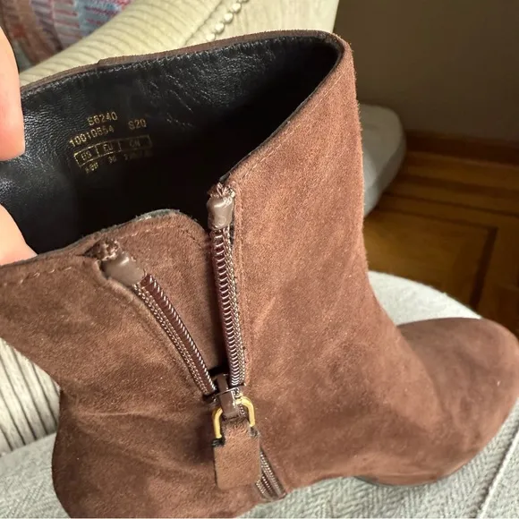 Stuart Weitzman Gianella Suede Ankle Boots