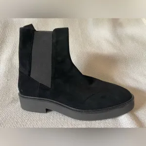 Stuart Weitzman Henley Chelsea boot
