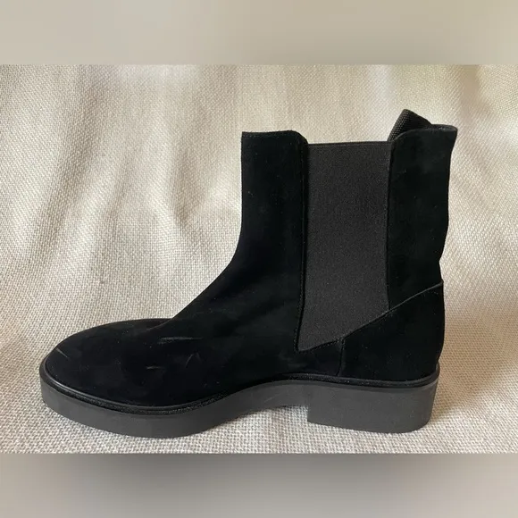 Stuart Weitzman Henley Chelsea boot