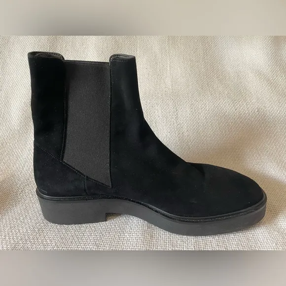 Stuart Weitzman Henley Chelsea boot