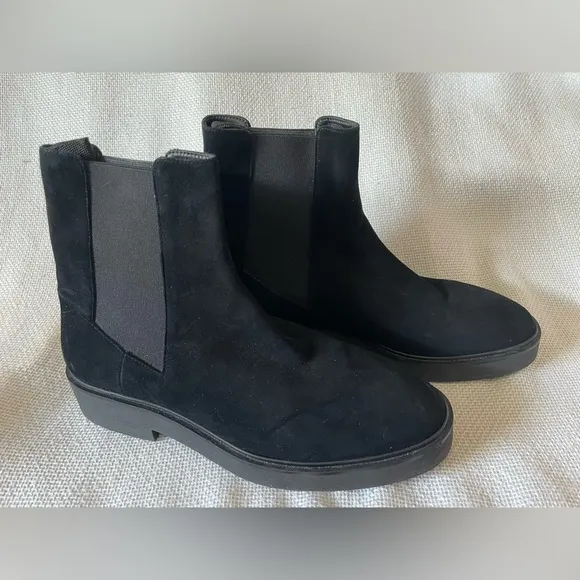 Stuart Weitzman Henley Chelsea boot