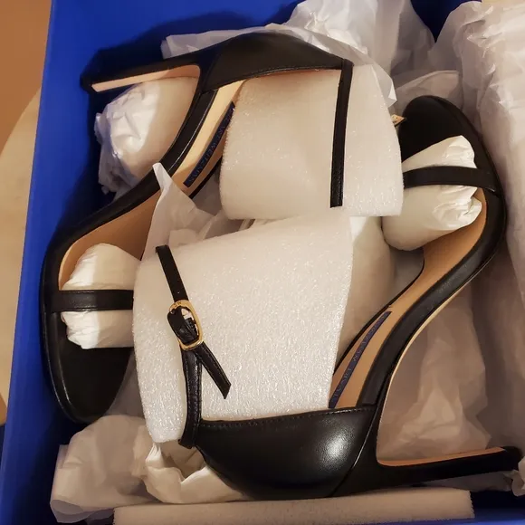 Stuart Weitzman Nudistong Sandal NWT