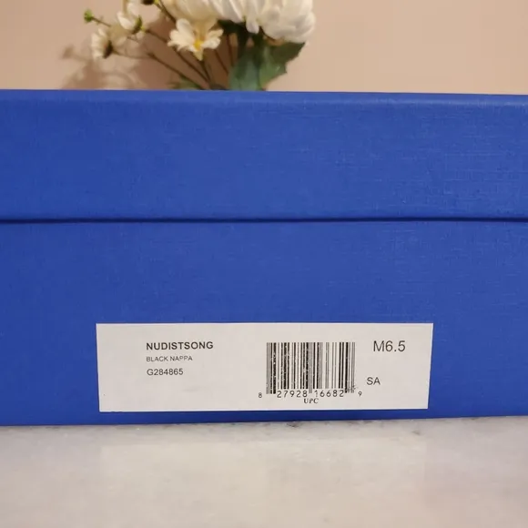 Stuart Weitzman Nudistong Sandal NWT