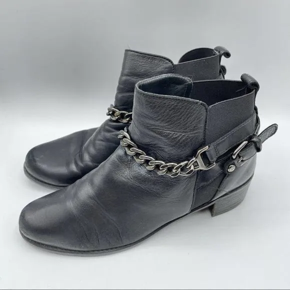 STUART WEITZMAN Onthestreet Leather Chainlink Ankle Boots Black