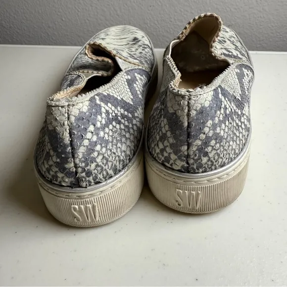 Stuart Weitzman Size 7 Gray White Sneakers Shoes Snakeskin Nuggets Slip-On