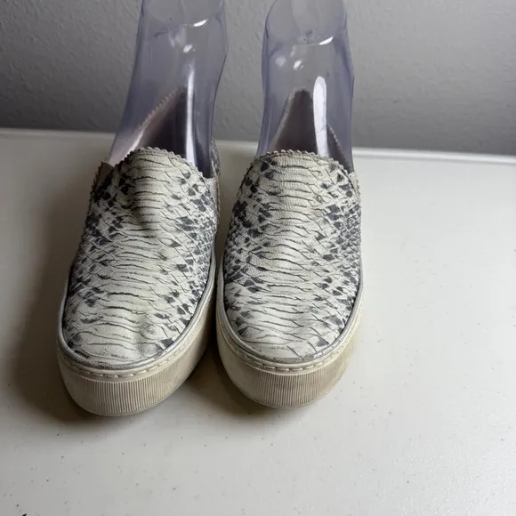 Stuart Weitzman Size 7 Gray White Sneakers Shoes Snakeskin Nuggets Slip-On