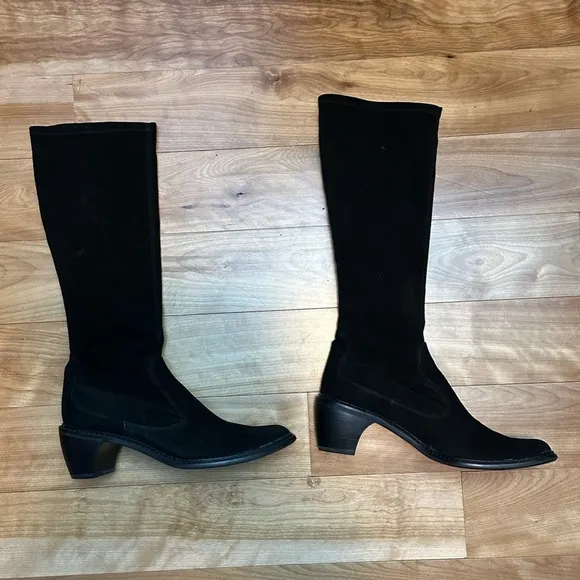 Stuart Weitzman suede boots size 9