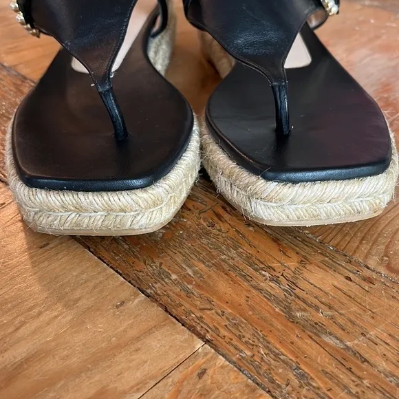 STUART Weitzman Women’s Pearl Wedge Embellished Thong Sandals Black Jute 10