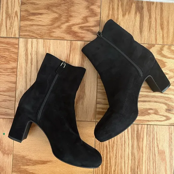 🖤Stuart Weitzmen Gianella Suede Ankle Boots