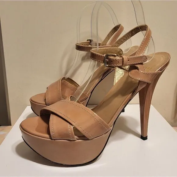 Stuart Weitzman &quot;Nexus&quot; Beige Patent Leather Platform Sandals Size 8 MSRP $450