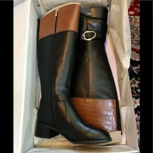 Stunning new boots by Marc Fisher size 5m