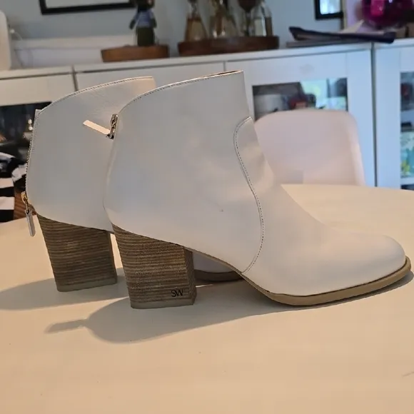 Stylish White Leather Boots