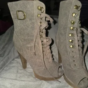 Suede Brown/Tan Stilleto boots