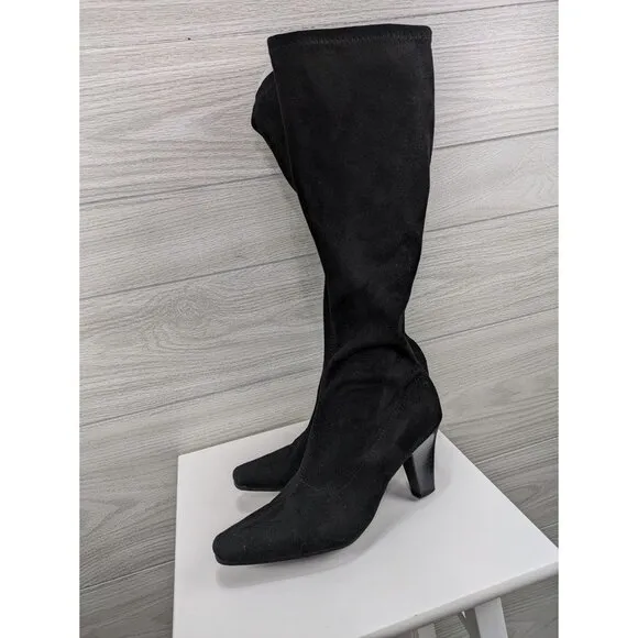 Suede heeled boots