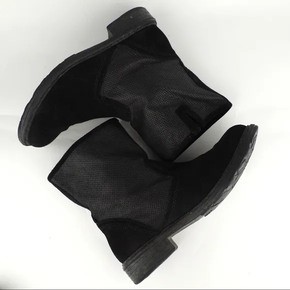 Sundance black leather perf ankle boots sz 9.5