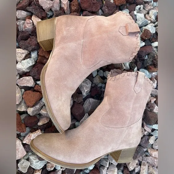 Sundance Pink Suede western Boots Size 41