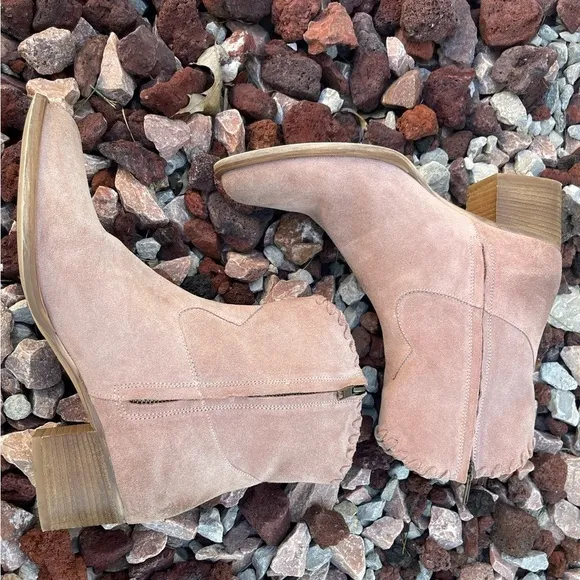 Sundance Pink Suede western Boots Size 41