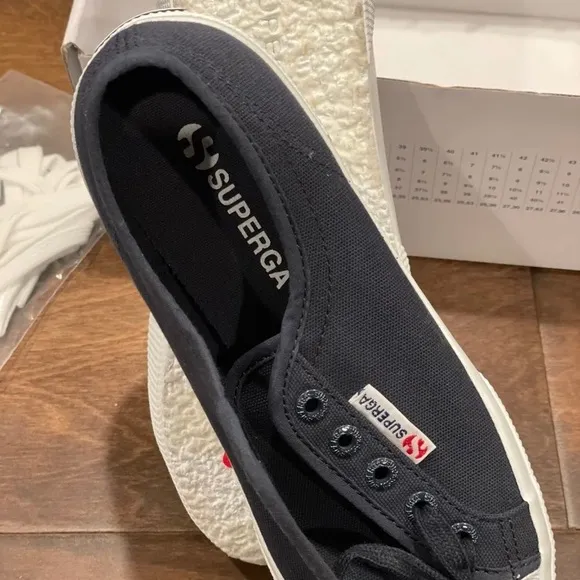Superga toecap fashion sneakers NWT
