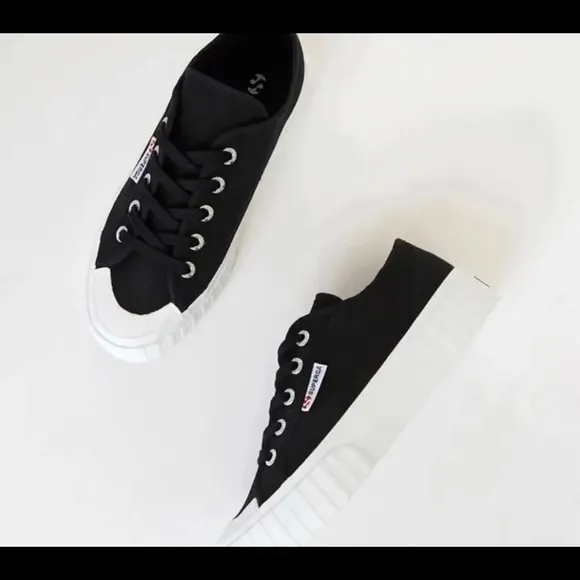 Superga toecap fashion sneakers NWT