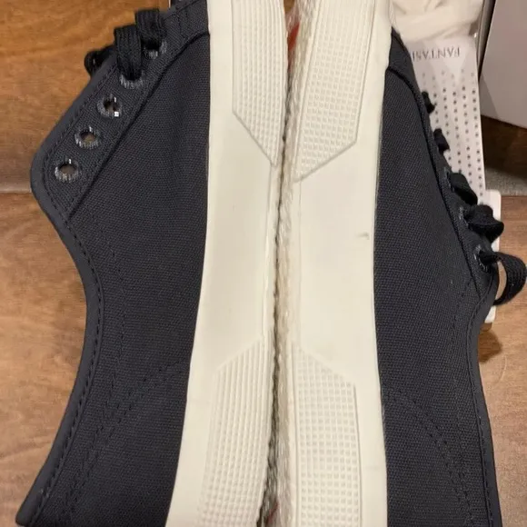 Superga toecap fashion sneakers NWT