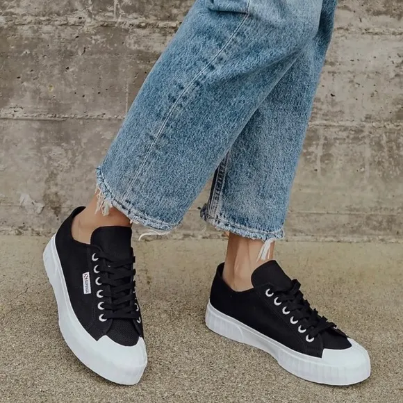Superga toecap fashion sneakers NWT